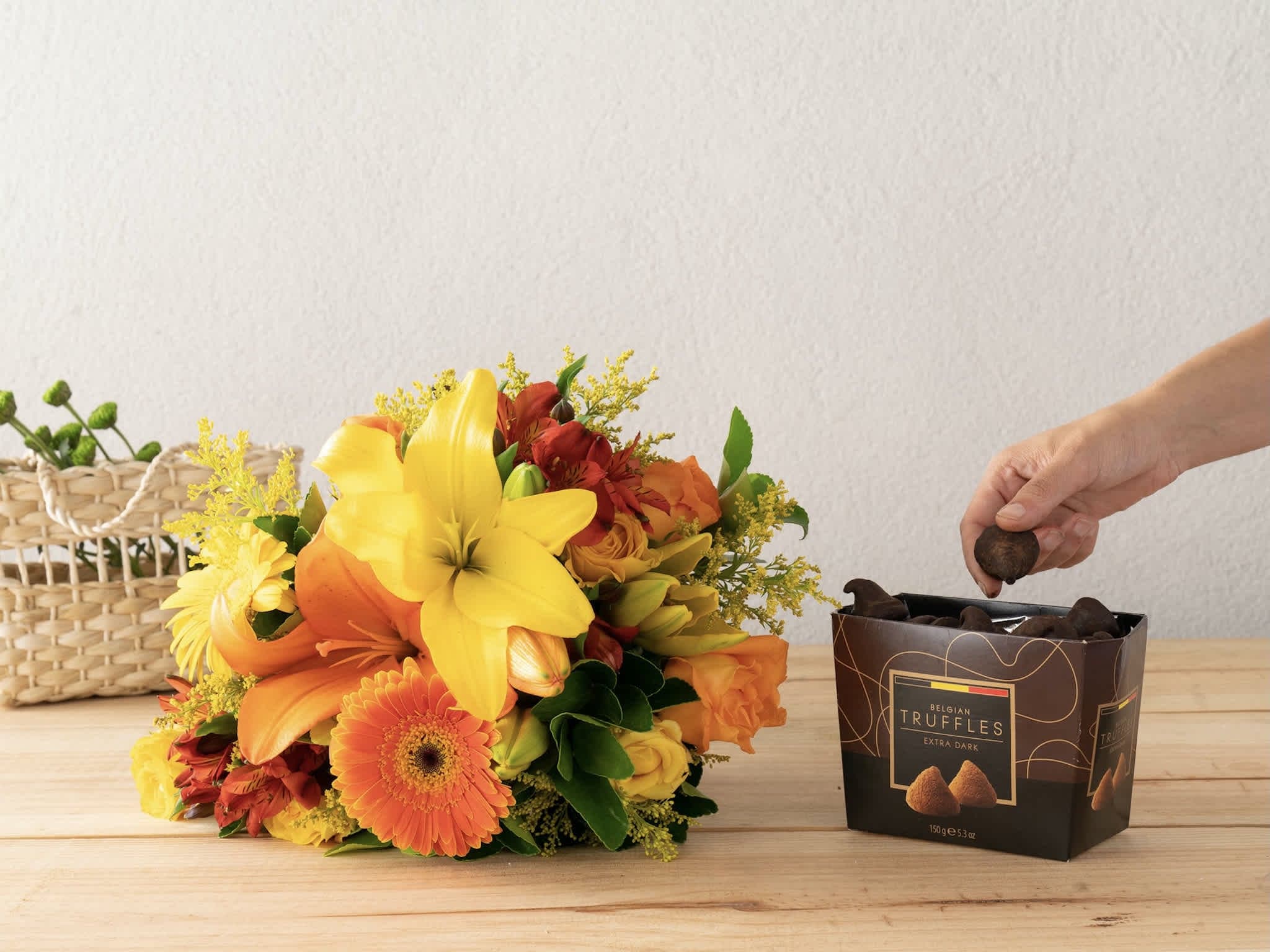 Final de Tarde no Campo e Trufas Belgas Para Entrega — Final de Tarde no Campo e Trufas Belgas Para Entrega