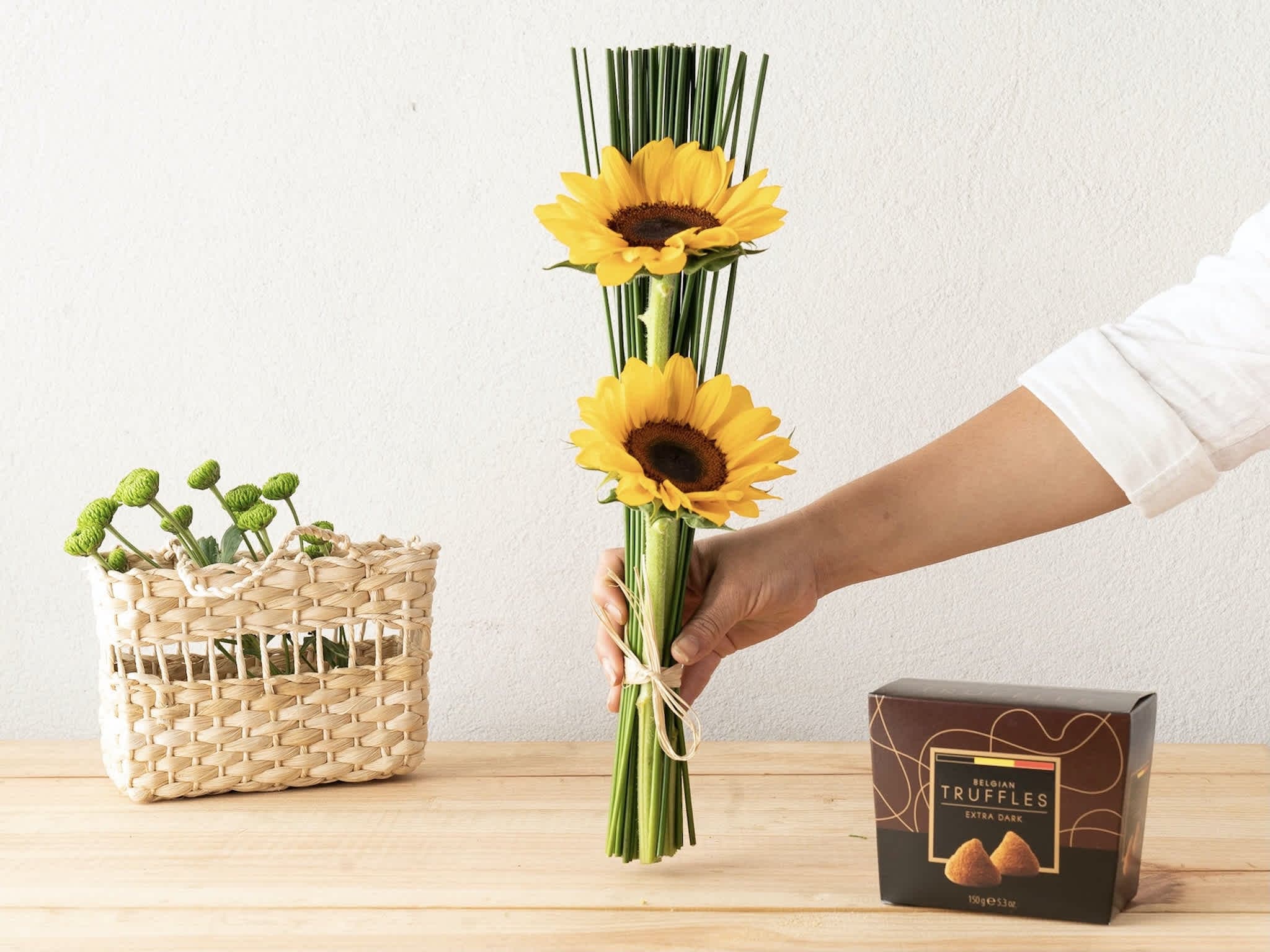 Girassóis e Trufas Belgas Para Entrega — Girassóis e Trufas Belgas Para Entrega